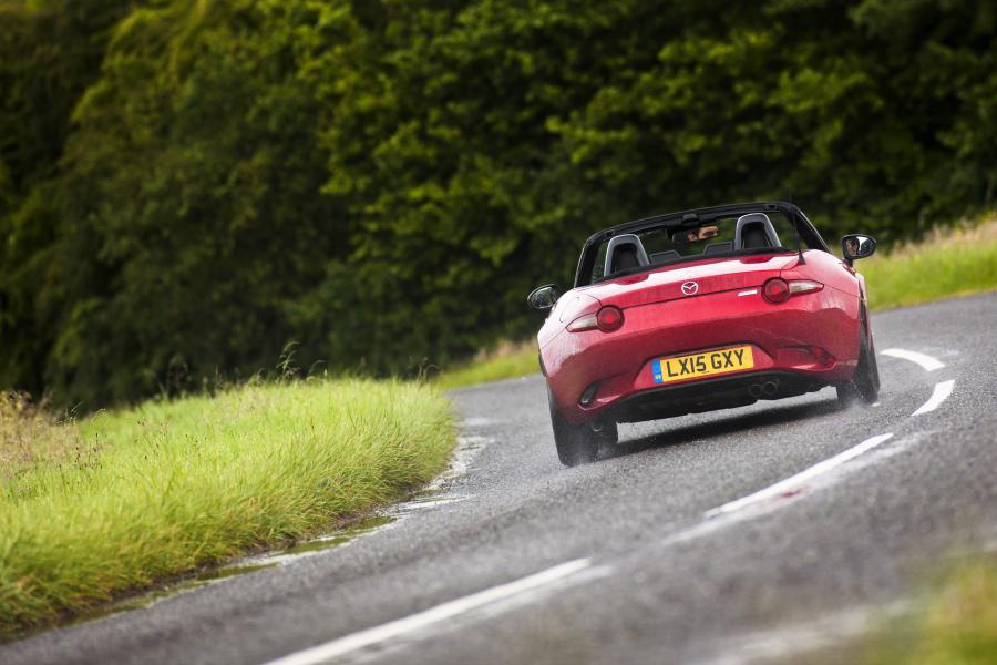  Mazda MX-5 2015 года  (UK) (фото 17 из 25)